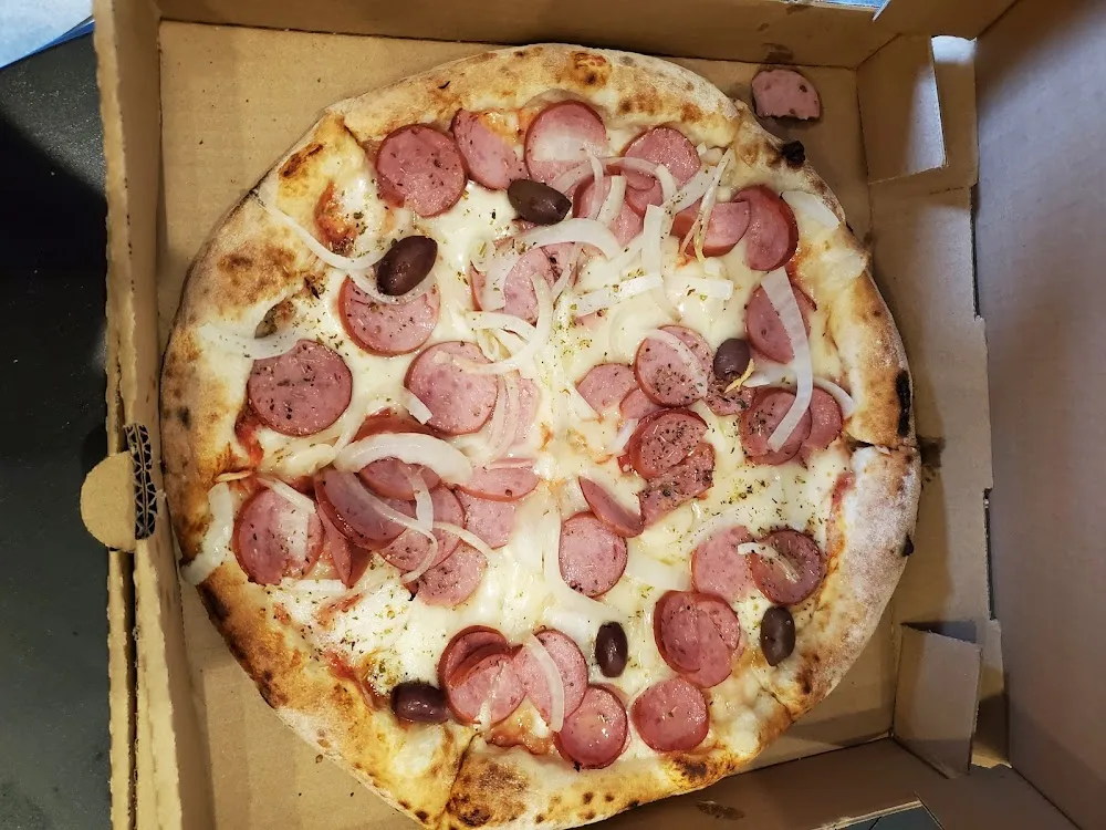 Pizza De Calabresa